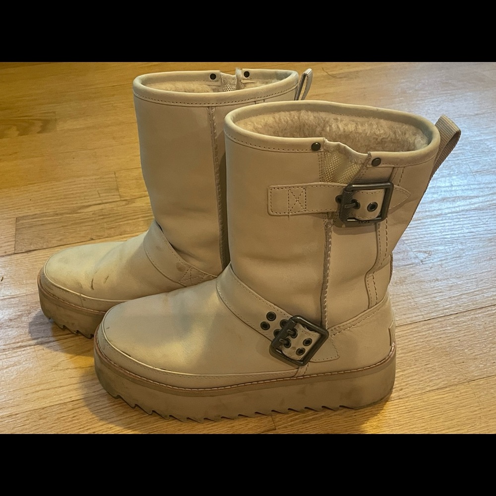 UGG BOOTS platform, ivory/gray, barely worn, cozy